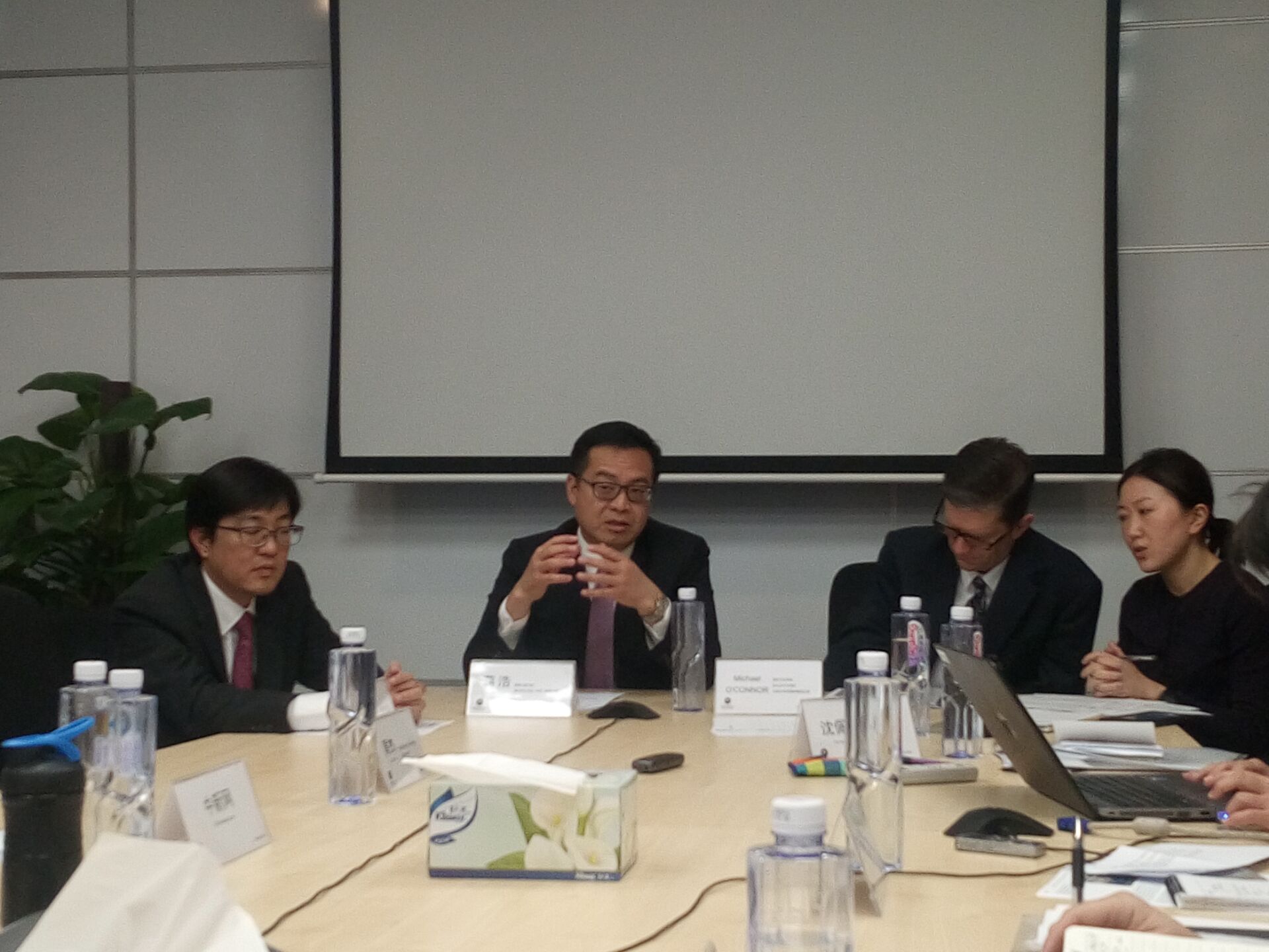 摩托罗拉系统推出MOTOTRBO数字对讲机：新增WiFi写频 室内定位等功能