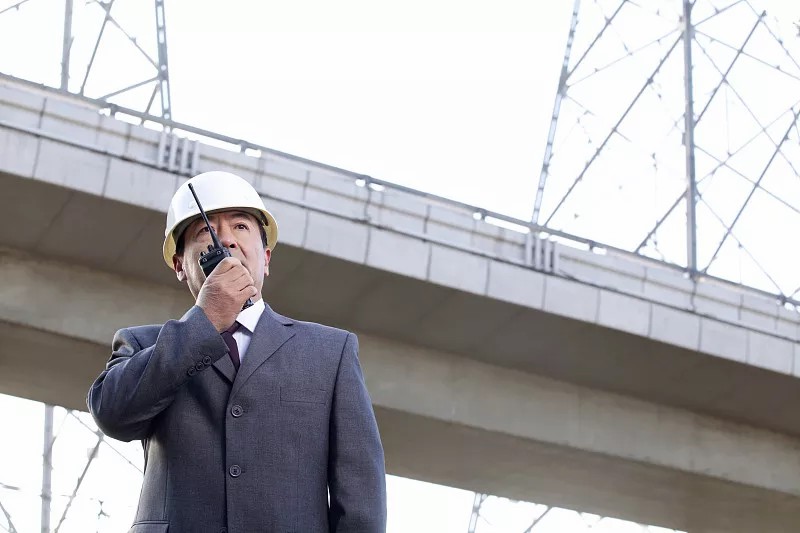 数字对讲机的实际通话距离会被哪些因素影响呢？